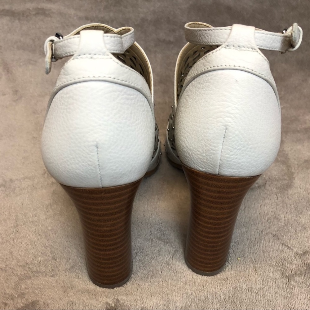 Via Spiga White Lasercut Pattered open Toe. Heels. Sz 8.5 - Picture 7 of 8